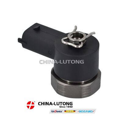 Common Rail Fuel Injector Solenoid Valve FOOVC30318     for  0445110183 0445110301 0445110313